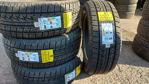 225/55/16 Roadmarch Snowrover 99H XL lamellrehvid (1 foto / 1)