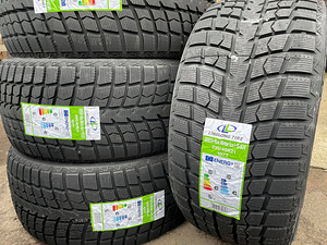 295/40/21 Linglong Greenmax Winter Ice 15SUV 107T lamellrehv (1 foto / 1)
