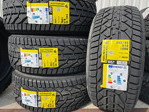 245/45/R18 Kormoran Snow 100V (By Michelin) (1 foto / 1)