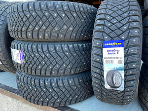 205/60/R16 Goodyear UltraGrip Arctic2 96T XL naastrehvid (1 foto / 1)