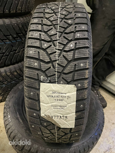 205/60R16 Bridgestone Spike02