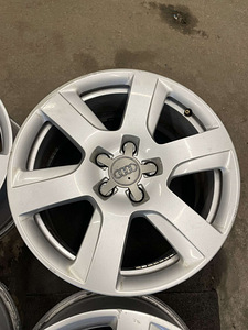Audi veljed 5x112 17x8 ET30 (5 foto / 5)
