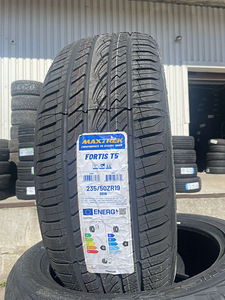 235/50/19 Maxtrek Fortis t5 99w