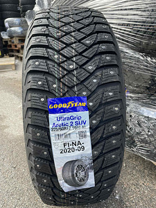 225/60/17 Goodyear Ultragrip Arctic2 SUV 103t xl (1 foto / 1)