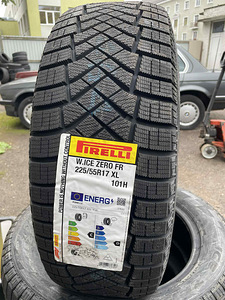 225/55/17 pirelli Ice Zero 101h lamellrehvid (1 foto / 1)