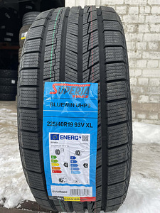 225/40R19 Superia Bluewin UHP3 93V XL lamellrehvid (1 foto / 1)