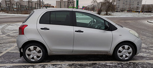 Toyota Yaris (4 foto / 8)