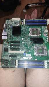Материнская серверная плата для Intel Xeon (1 фото из 2)