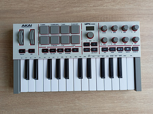 Akai MPK Mini 4 midi kontroller (2 foto / 4)