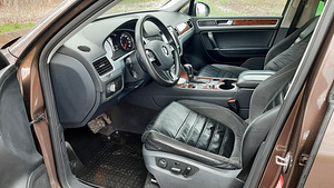 Volkswagen Touareg (12 foto / 13)