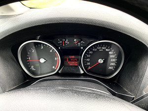 Ford Galaxy (10 фото из 10)
