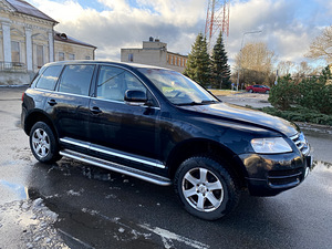 VOLKSWAGEN TOUAREG (1 foto / 9)