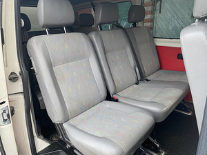 VOLKSWAGEN TRANSPORTER 1.9TDI 8KOHT (10 foto / 10)