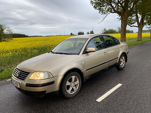 VOLKSWAGEN PASSAT (1 foto / 10)