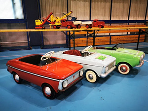 Vana restaureeritud Moskvich pedaalauto (2 foto / 2)