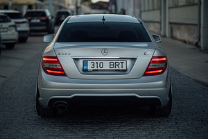 MERCEDES-BENZ C220 2011 (3 foto / 15)