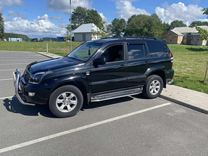 Toyota Land Cruiser 120 (4 foto / 11)