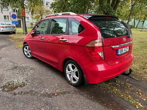 Honda FR-V (5 foto / 5)