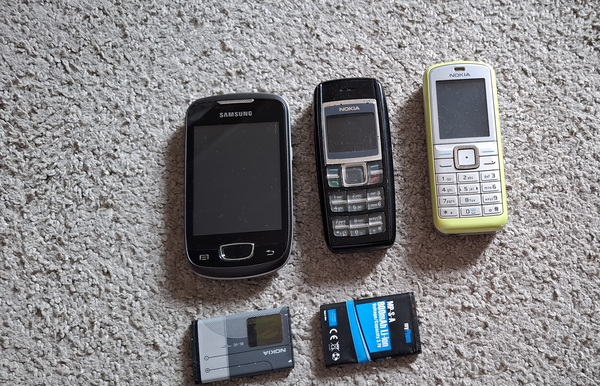 3 mobile phone