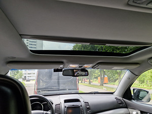 Kia Sorento (10 фото из 11)