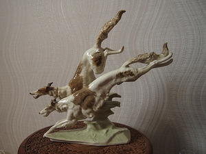 Antiikne portselanist figuur Hutschenreuther greyhoundid (1 foto / 3)