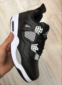 Nike tossud Air Jordan 4 retro Black Oreo (1 foto / 4)
