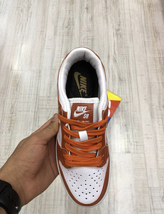 Nike SB Dunk Low "Ripe Orange" tossud (2 foto / 4)