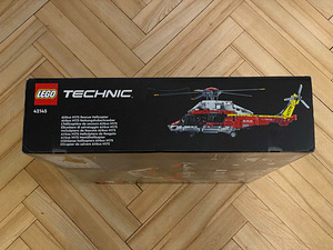 LEGO Technic 42145 Airbus H175 Rescue Helicopter (7 foto / 10)