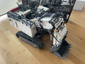 Lego Technic 42100 Liebherr R 9800 Excavator RC Lego Tehnik (3 foto / 10)