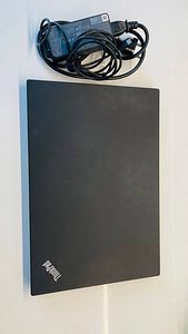 Lenovo Thinkpad T15 (2 foto / 5)