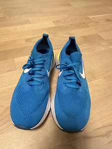 Nike running shoes (2 foto / 2)
