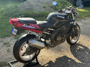Kawasaki Ninja ZX-6R A2 1998 (3 foto / 6)