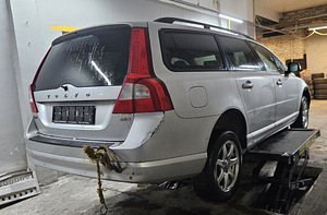 Volvo v70 2.4d 120kw automaat Ühe auto varuosad (3 foto / 7)