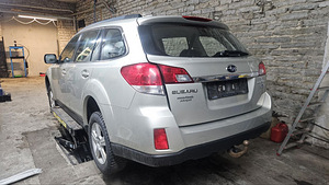 Subaru Outback 2.0d 110kw manuaal Varuosad ühest autost (3 foto / 6)