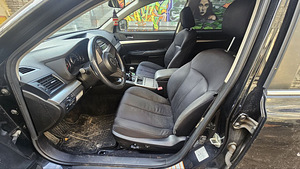 Subaru Legacy 2.0d 110kw manuaal Varuosad ühest autost (5 foto / 7)