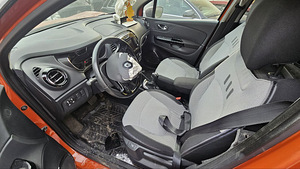 Renault Captur на запчасти (8 фото из 8)