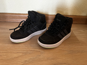Adidas’e jalatsid, 28 (1 foto / 2)
