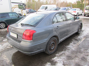 Toyota Avensis T25 Liftback 2.2D4D varuosadeks (3 foto / 6)