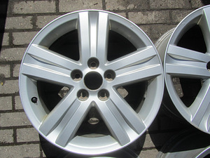 Оригинальные диски Toyota R17 5x114.3 (5 фото из 8)