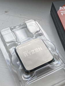 Райзен 3 1200 (2 фото из 3)