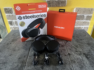 Гарнитура SteelSeries Arctis 7+ Wirelesss Headset PC/PS4/PS5/switch (1 фото из 8)
