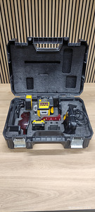 Ristlaser Dewalt DCE089R (1 фото из 3)
