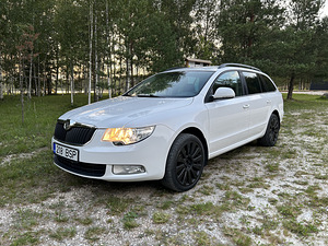Skoda Superb 1.4 92kw 2012 (1 foto / 14)