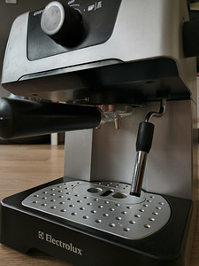 Кофемашина Electrolux (3 фото из 3)