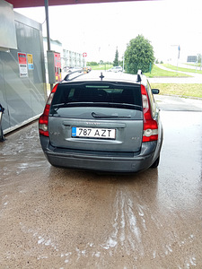 VolvoV50 (3 фото из 9)