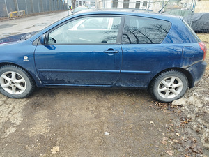 Toyota Corolla (2 фото из 5)