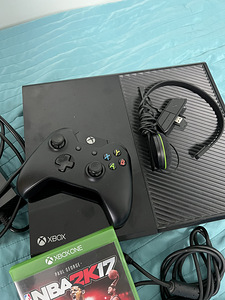 Xbox one + 1 джойстик + 5 игр (3 foto / 4)
