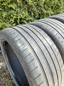 Летняя Michelin Pilot sport 4 235/40/19 (6 foto / 9)