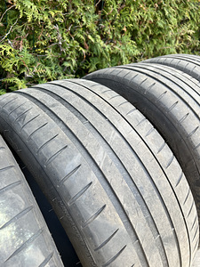 Летняя Michelin Pilot sport 4 235/40/19 (7 foto / 9)