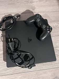 Playstation 4 500gb (2 foto / 6)